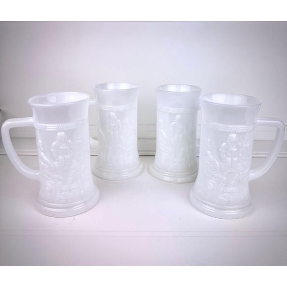 Set of 4 Vintage Opalescent Milk Glass Steins/Tankards w/Pub Scene - Picture 4 of 11